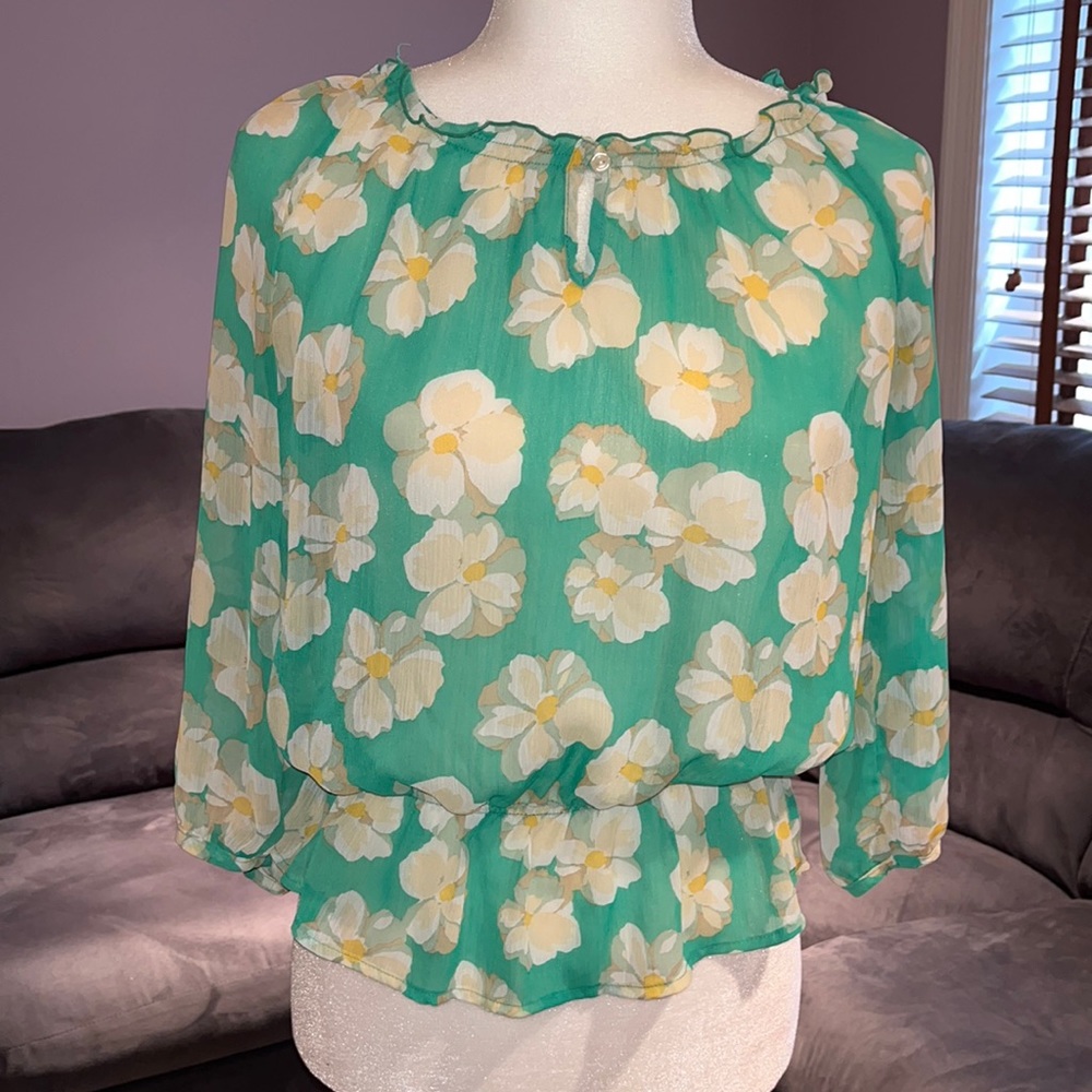 Old Navy sheer blouse shirt Sz medium